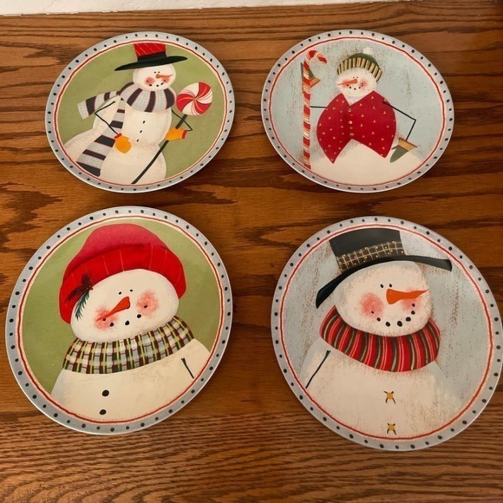 ONEIDA FROSTY FOLKS HOLIDAY PLATES SET OF 4